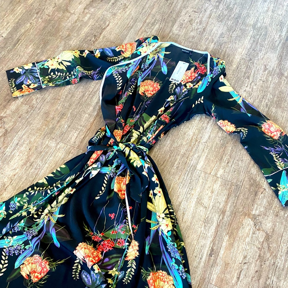 Boo Hoo robe/cardigan NWOT